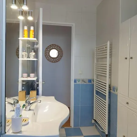 Apartment Au Calme Et Proche De !
